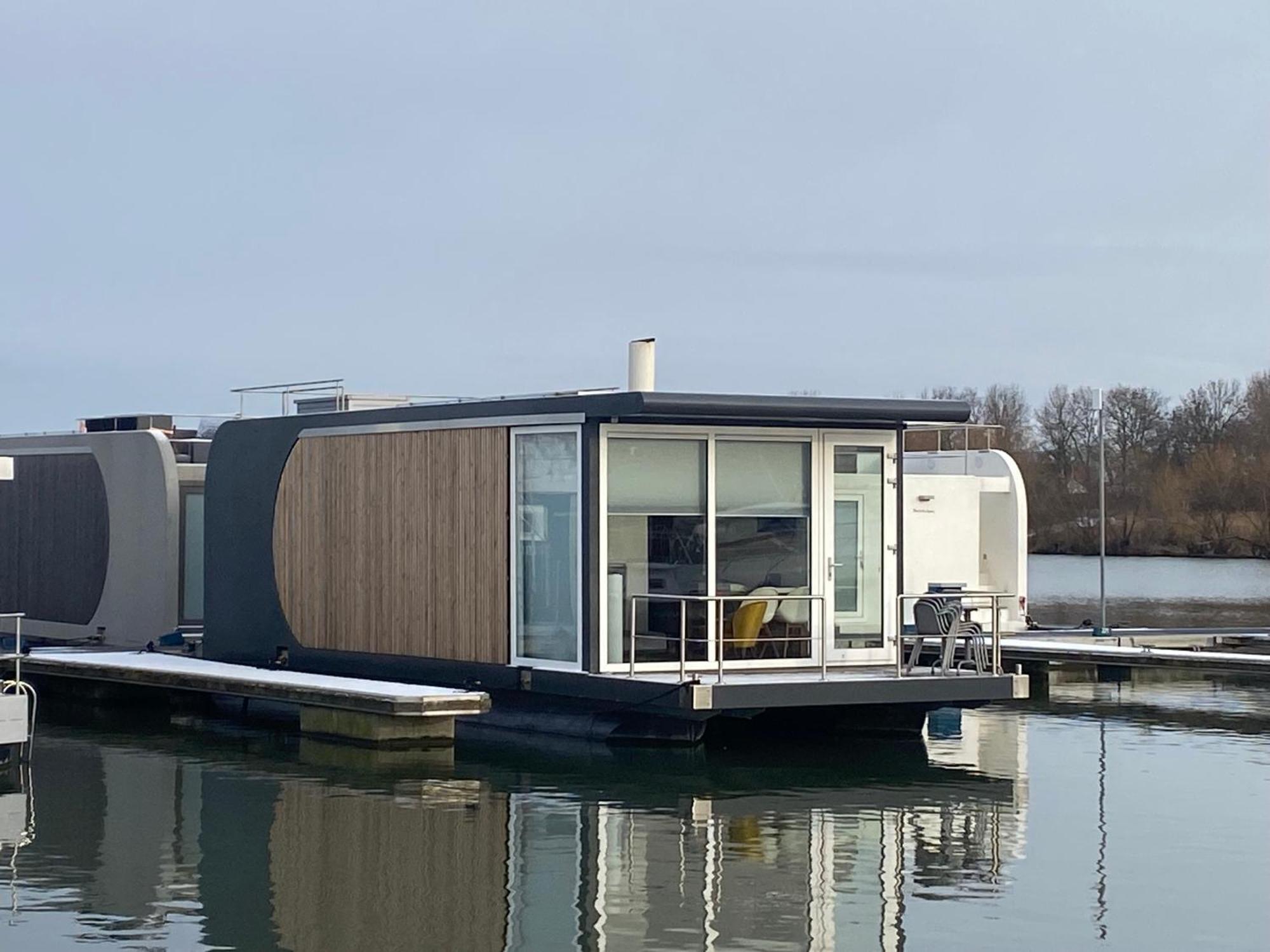 Houseboat Trinidad Hotel Маастрихт Екстериор снимка
